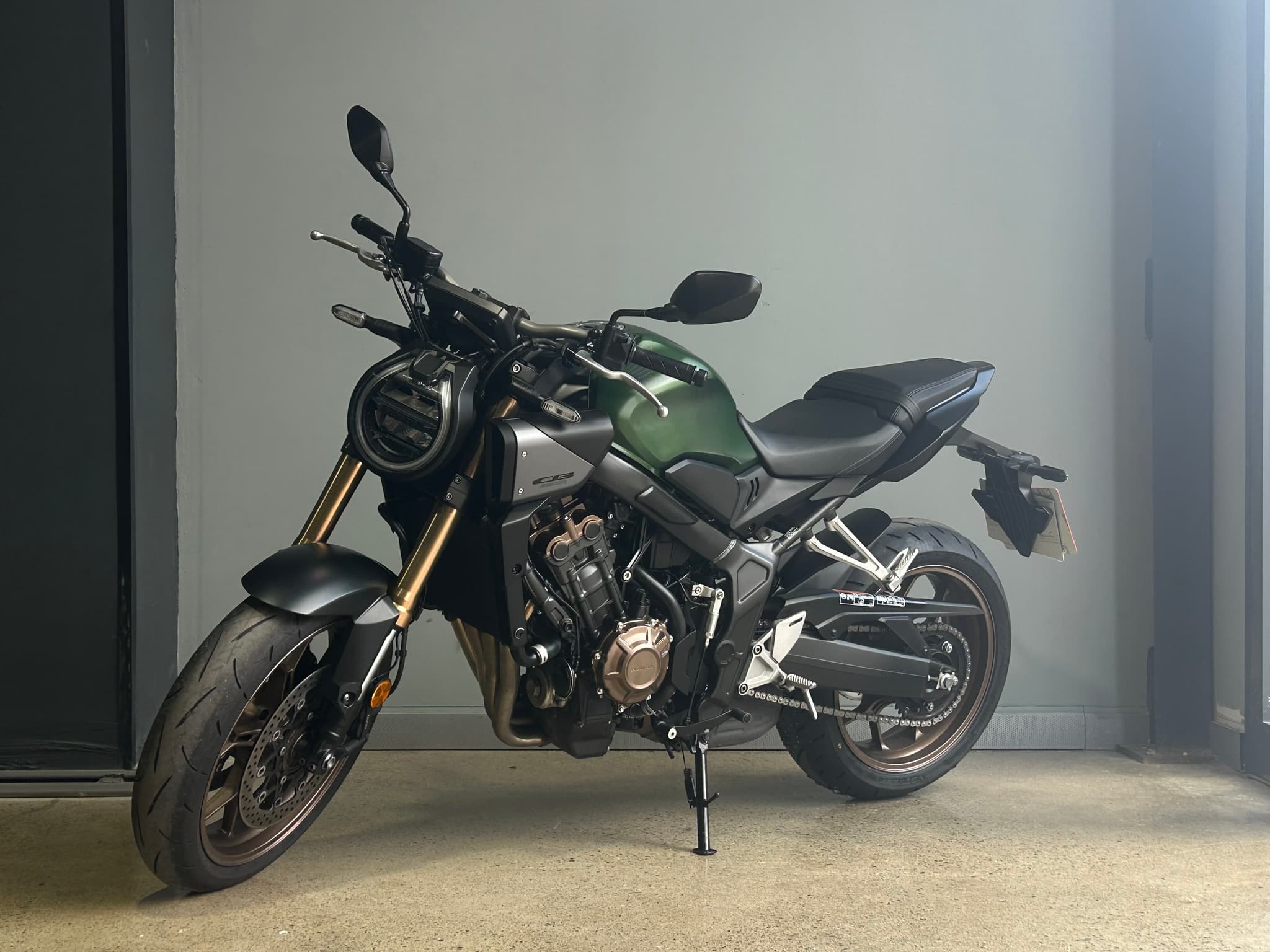 Honda CB650R  E-CLUTCH